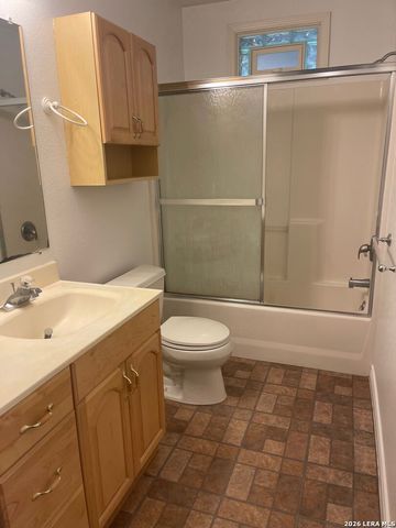 1640 Lonesome, Canyon Lake, TX 78133