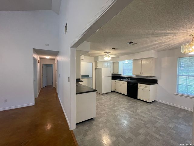 1640 Lonesome, Canyon Lake, TX 78133