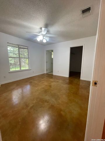 1640 Lonesome, Canyon Lake, TX 78133