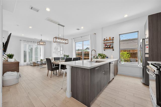 1712 Schweikhardt Street, Houston, TX 77020