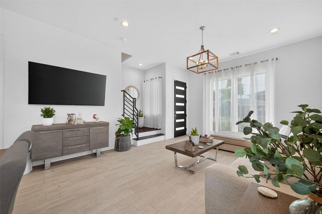 1712 Schweikhardt Street, Houston, TX 77020