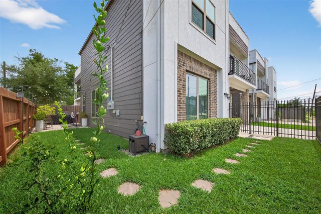 1712 Schweikhardt Street, Houston, TX 77020
