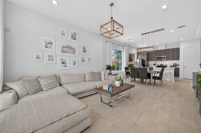 1712 Schweikhardt Street, Houston, TX 77020