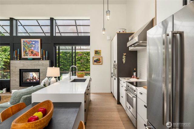 4670 Flying Goat Avenue NE, Bainbridge Island, WA 98110