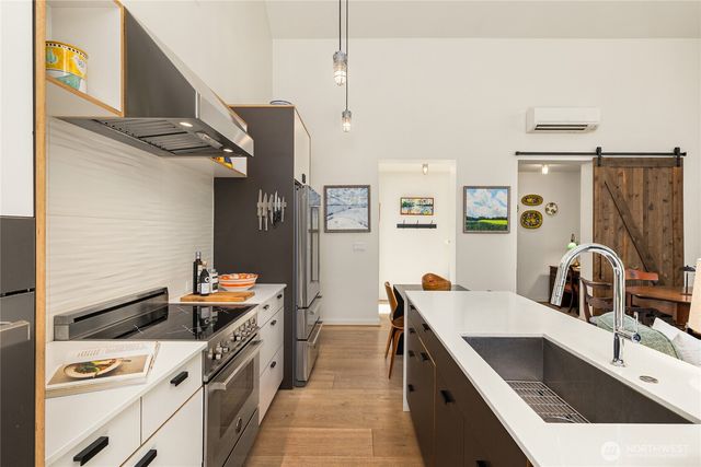 4670 Flying Goat Avenue NE, Bainbridge Island, WA 98110