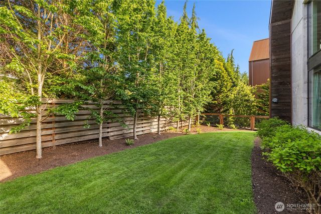 4670 Flying Goat Avenue NE, Bainbridge Island, WA 98110