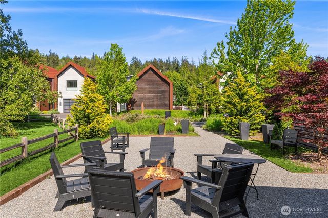 4670 Flying Goat Avenue NE, Bainbridge Island, WA 98110