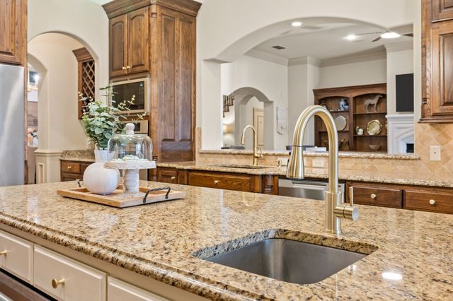 6804 Whittier Lane, Colleyville, TX 76034