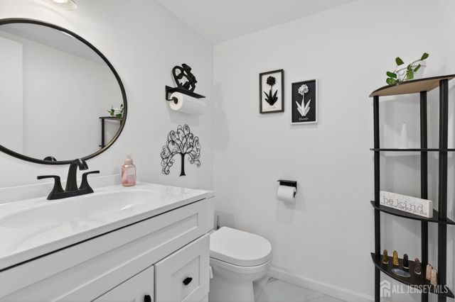 66 Kingsberry Drive, Franklin, NJ 08873