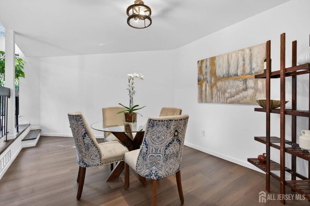 66 Kingsberry Drive, Franklin, NJ 08873