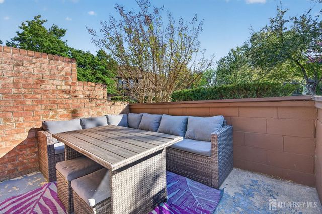 66 Kingsberry Drive, Franklin, NJ 08873