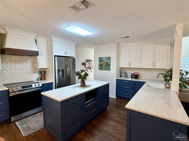 3110 Leesburg Sq, Pensacola, FL 32504