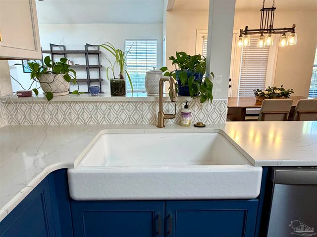 3110 Leesburg Sq, Pensacola, FL 32504