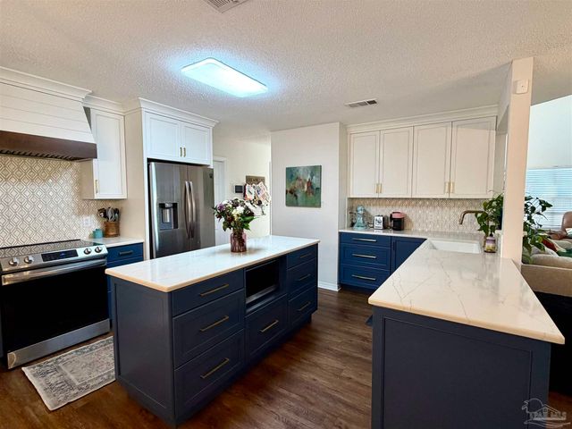 3110 Leesburg Sq, Pensacola, FL 32504