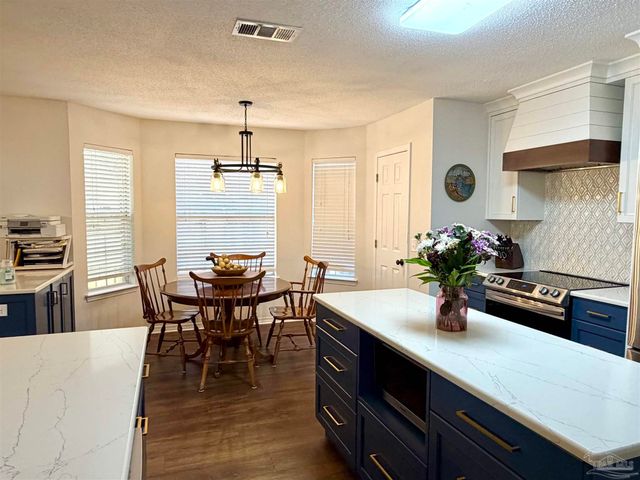 3110 Leesburg Sq, Pensacola, FL 32504