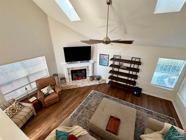 3110 Leesburg Sq, Pensacola, FL 32504