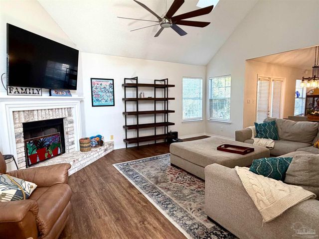 3110 Leesburg Sq, Pensacola, FL 32504