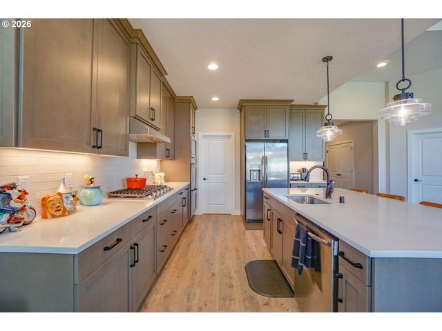 1016 N 44TH Pl, Ridgefield, WA 98642