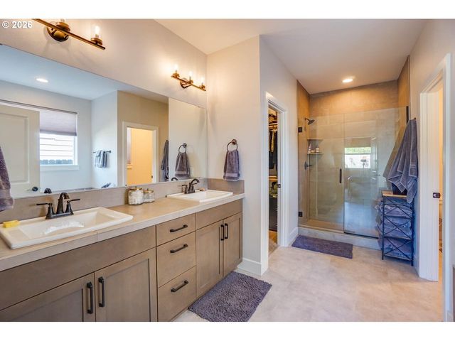 1016 N 44TH Pl, Ridgefield, WA 98642