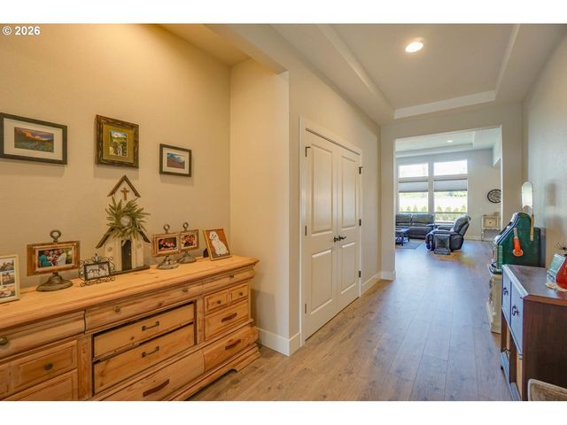 1016 N 44TH Pl, Ridgefield, WA 98642