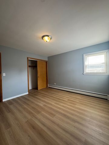 5452 N Central Avenue 1, Chicago, IL 60630