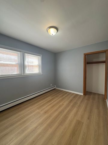 5452 N Central Avenue 1, Chicago, IL 60630