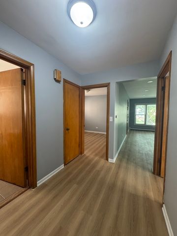 5452 N Central Avenue 1, Chicago, IL 60630