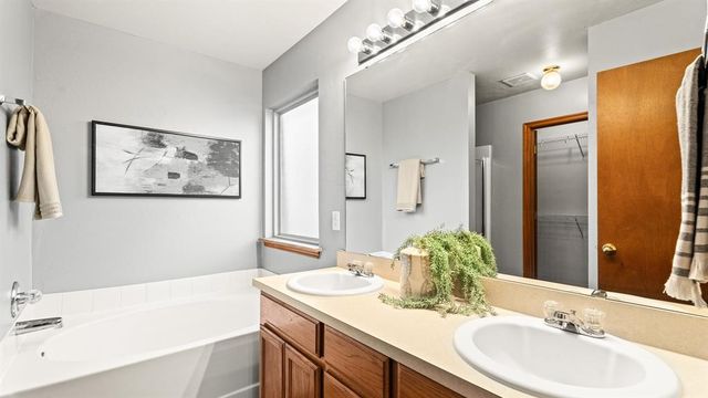 10636 NW 34th Terrace, Yukon, OK 73099