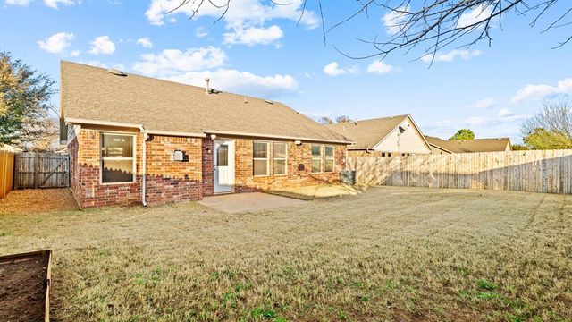 10636 NW 34th Terrace, Yukon, OK 73099