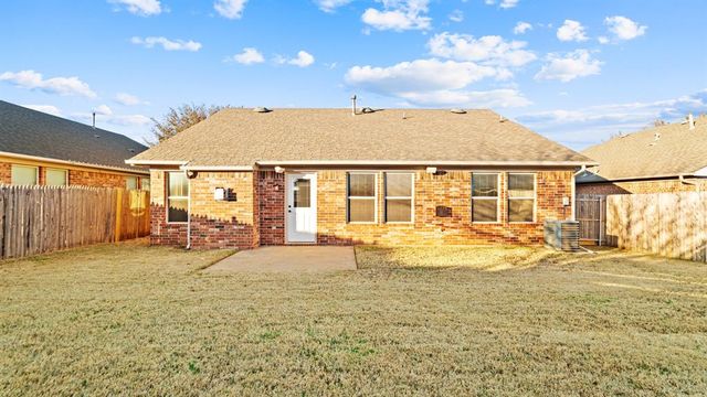 10636 NW 34th Terrace, Yukon, OK 73099