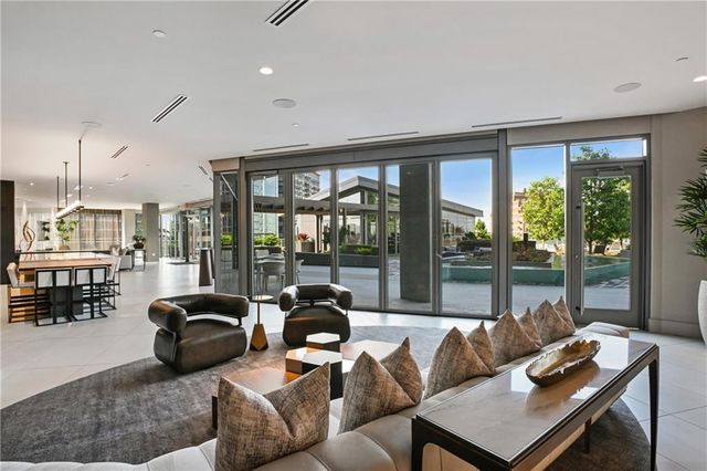 3107 Peachtree NE Road 2003, Atlanta, GA 30305