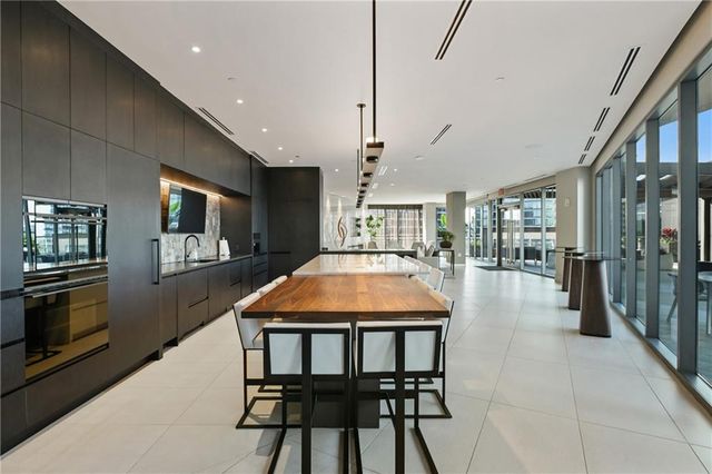 3107 Peachtree NE Road 2003, Atlanta, GA 30305