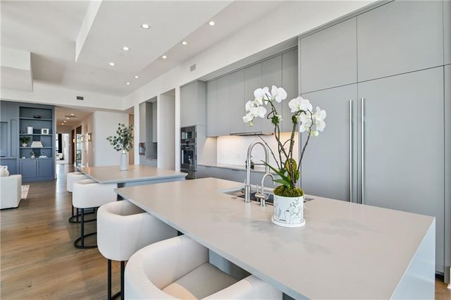 3107 Peachtree NE Road 2003, Atlanta, GA 30305