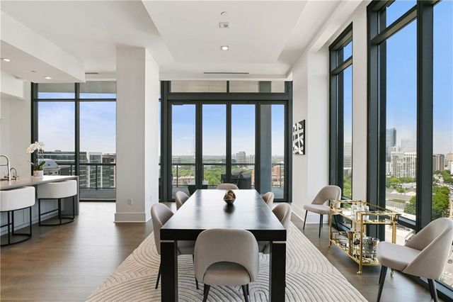 3107 Peachtree NE Road 2003, Atlanta, GA 30305