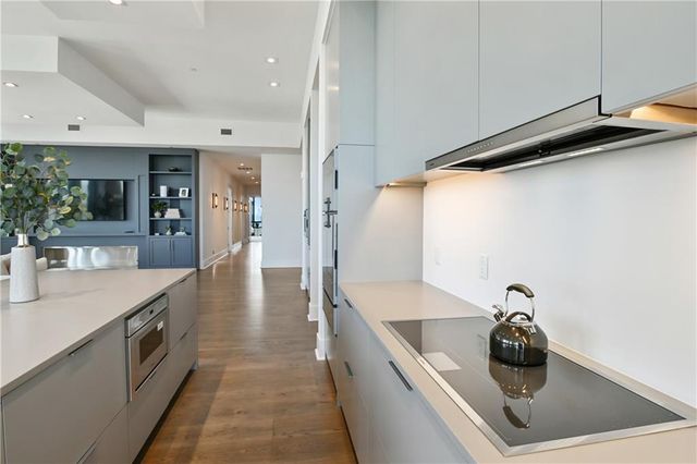 3107 Peachtree NE Road 2003, Atlanta, GA 30305