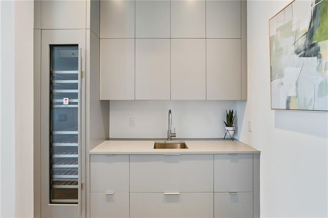 3107 Peachtree NE Road 2003, Atlanta, GA 30305