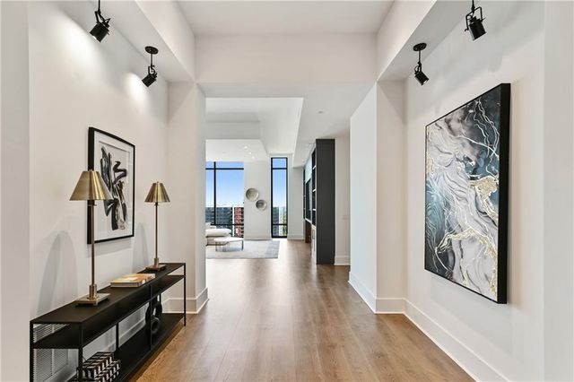 3107 Peachtree NE Road 2003, Atlanta, GA 30305