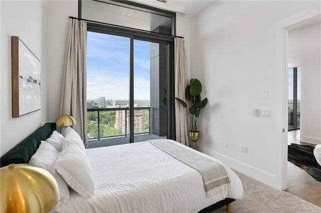 3107 Peachtree NE Road 2003, Atlanta, GA 30305