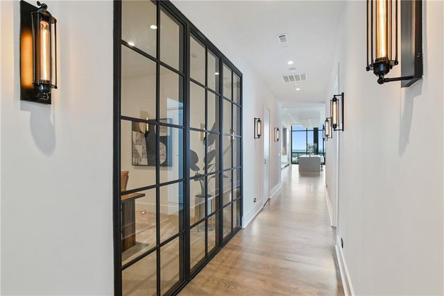 3107 Peachtree NE Road 2003, Atlanta, GA 30305