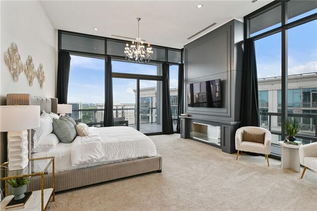 3107 Peachtree NE Road 2003, Atlanta, GA 30305