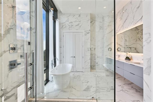 3107 Peachtree NE Road 2003, Atlanta, GA 30305