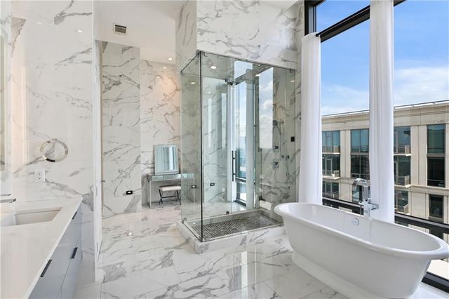 3107 Peachtree NE Road 2003, Atlanta, GA 30305