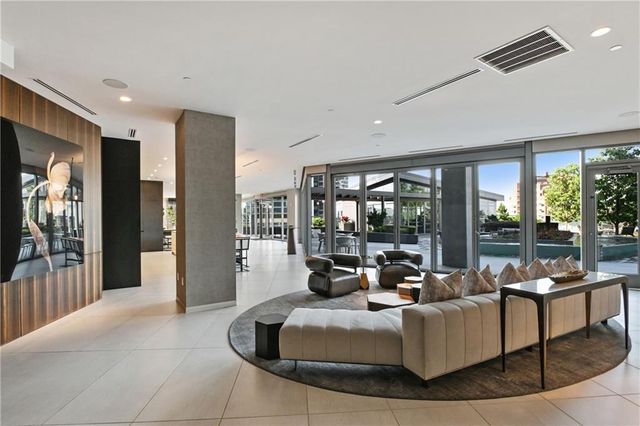 3107 Peachtree NE Road 2003, Atlanta, GA 30305