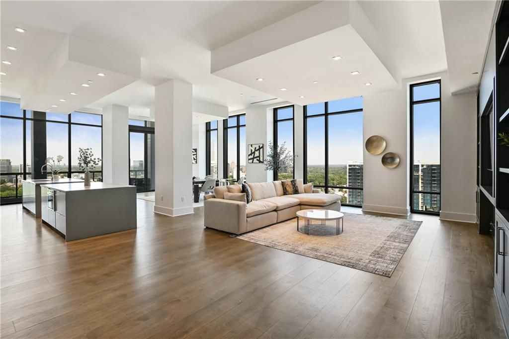 3107 Peachtree NE Road 2003, Atlanta, GA 30305