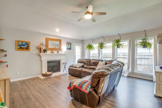 8713 Sunset Trace Drive, Fort Worth, TX 76244