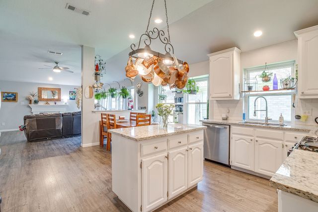 8713 Sunset Trace Drive, Fort Worth, TX 76244