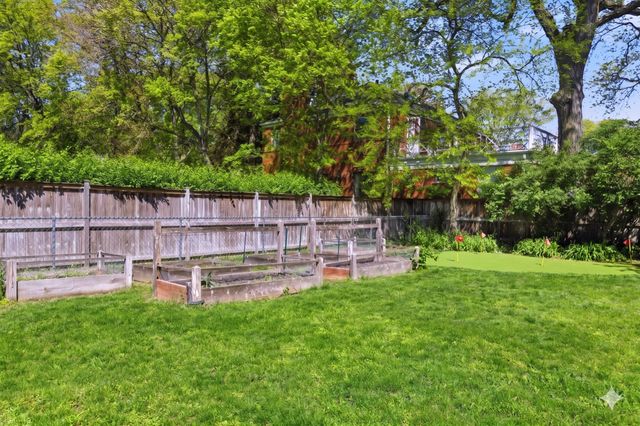 1423 Kirk Street, Evanston, IL 60202