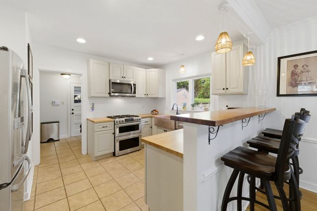 1423 Kirk Street, Evanston, IL 60202
