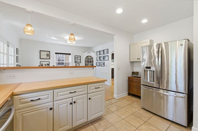 1423 Kirk Street, Evanston, IL 60202