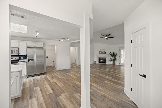 2001 Jessica Way, Navarre, FL 32566